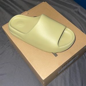 SOLD Yeezy Slides